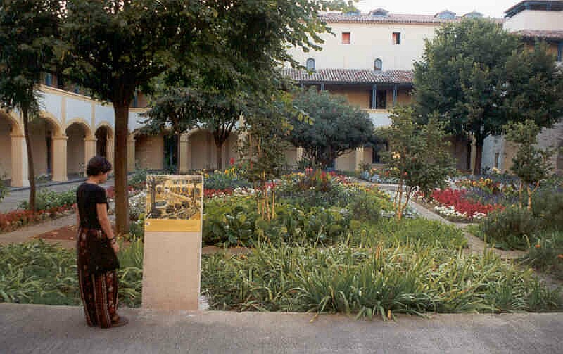 ARLES GARDEN